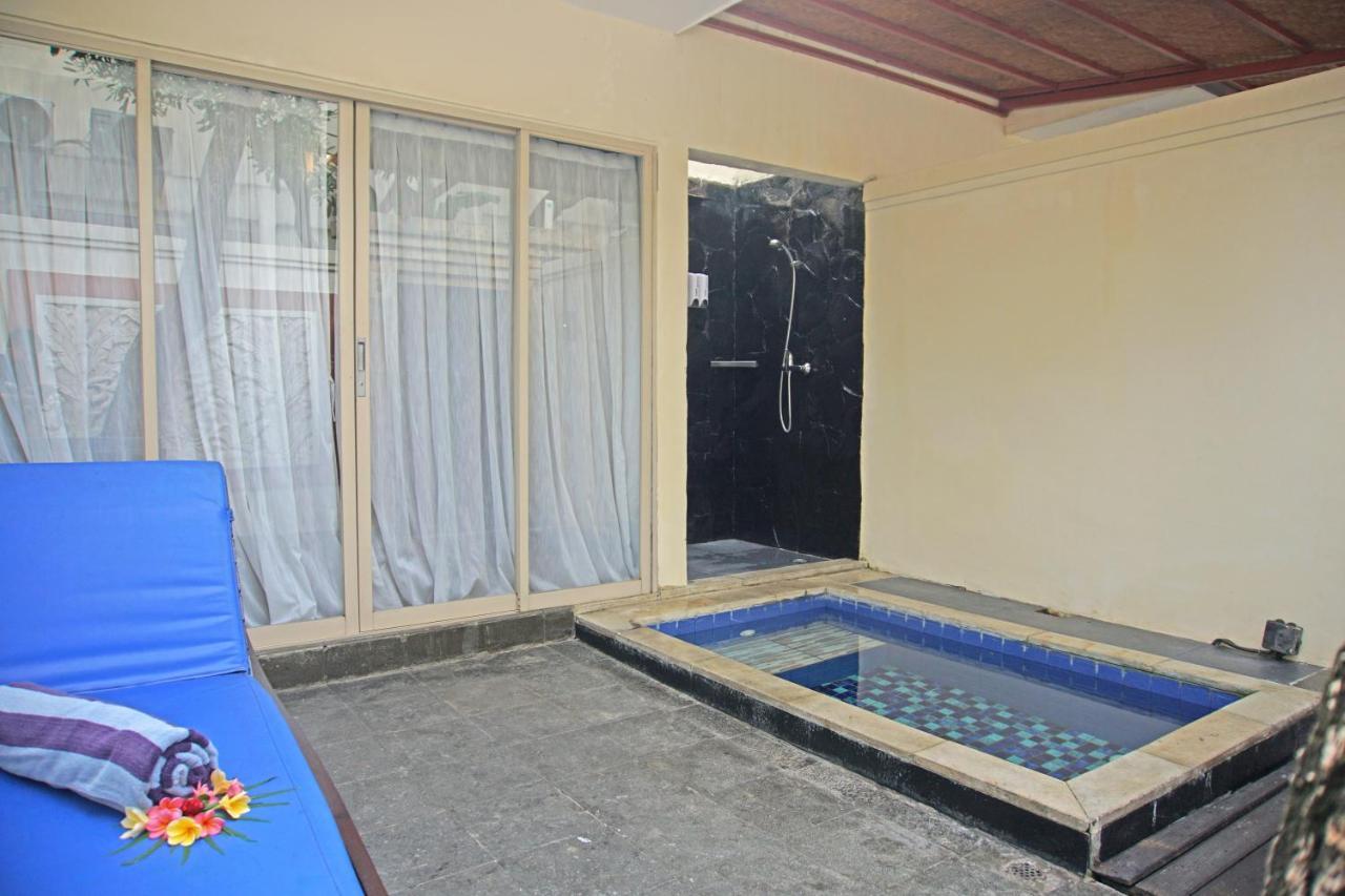 Hotel Western Kuta 4*
