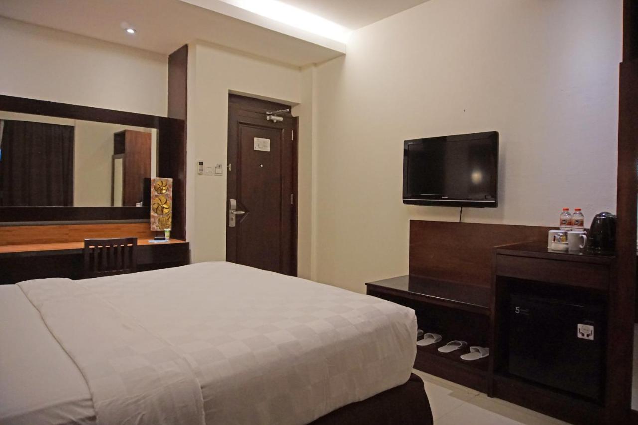 Western Kuta Hotel 4*