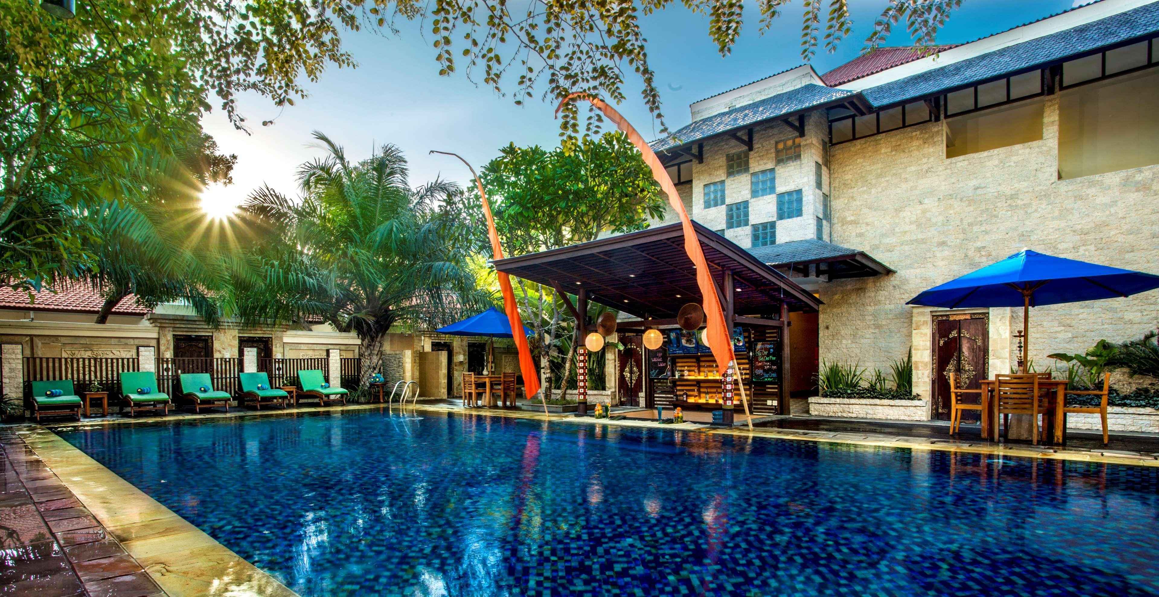 Hotel Western Kuta 4*