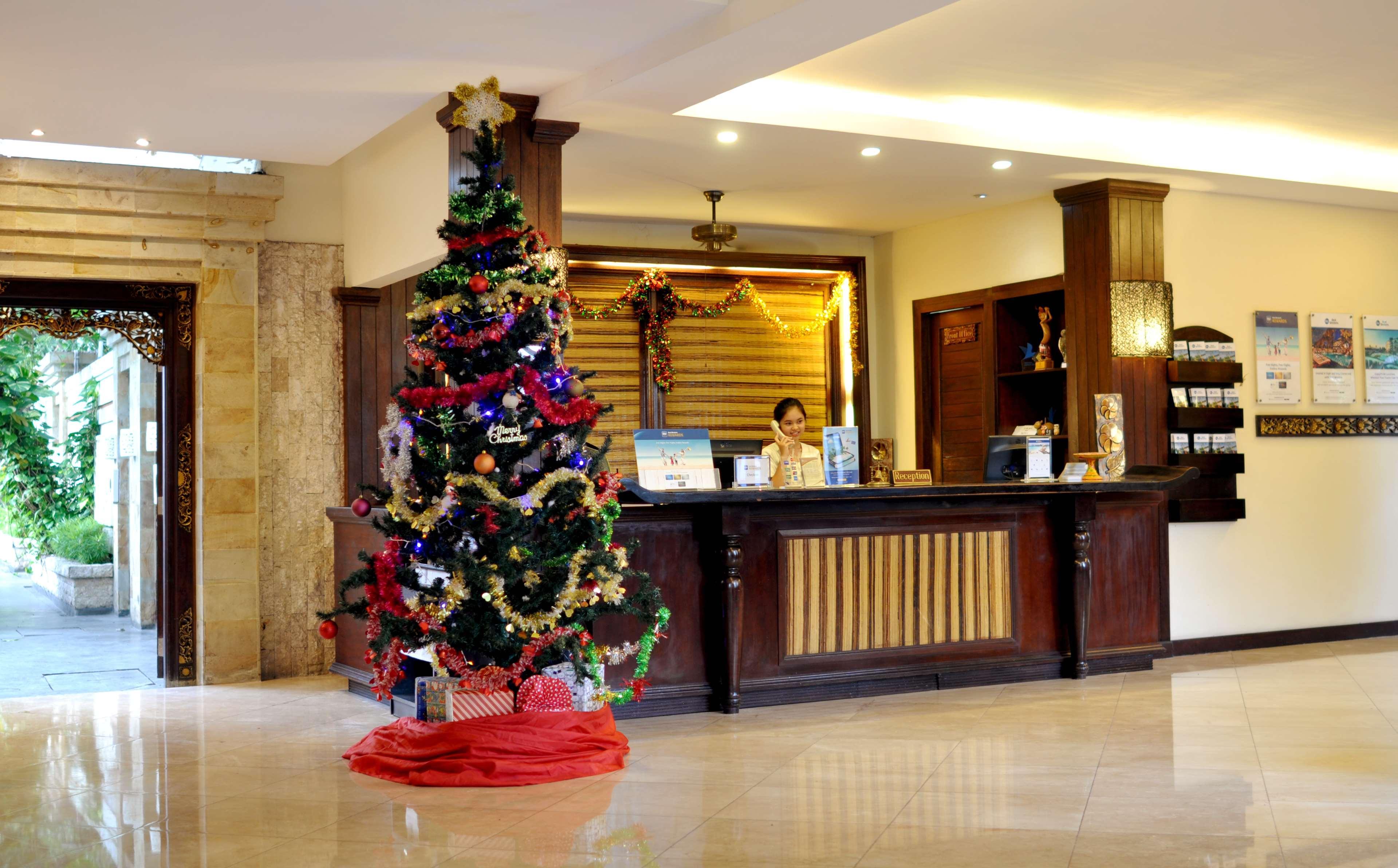 Hotel Western Kuta 4*
